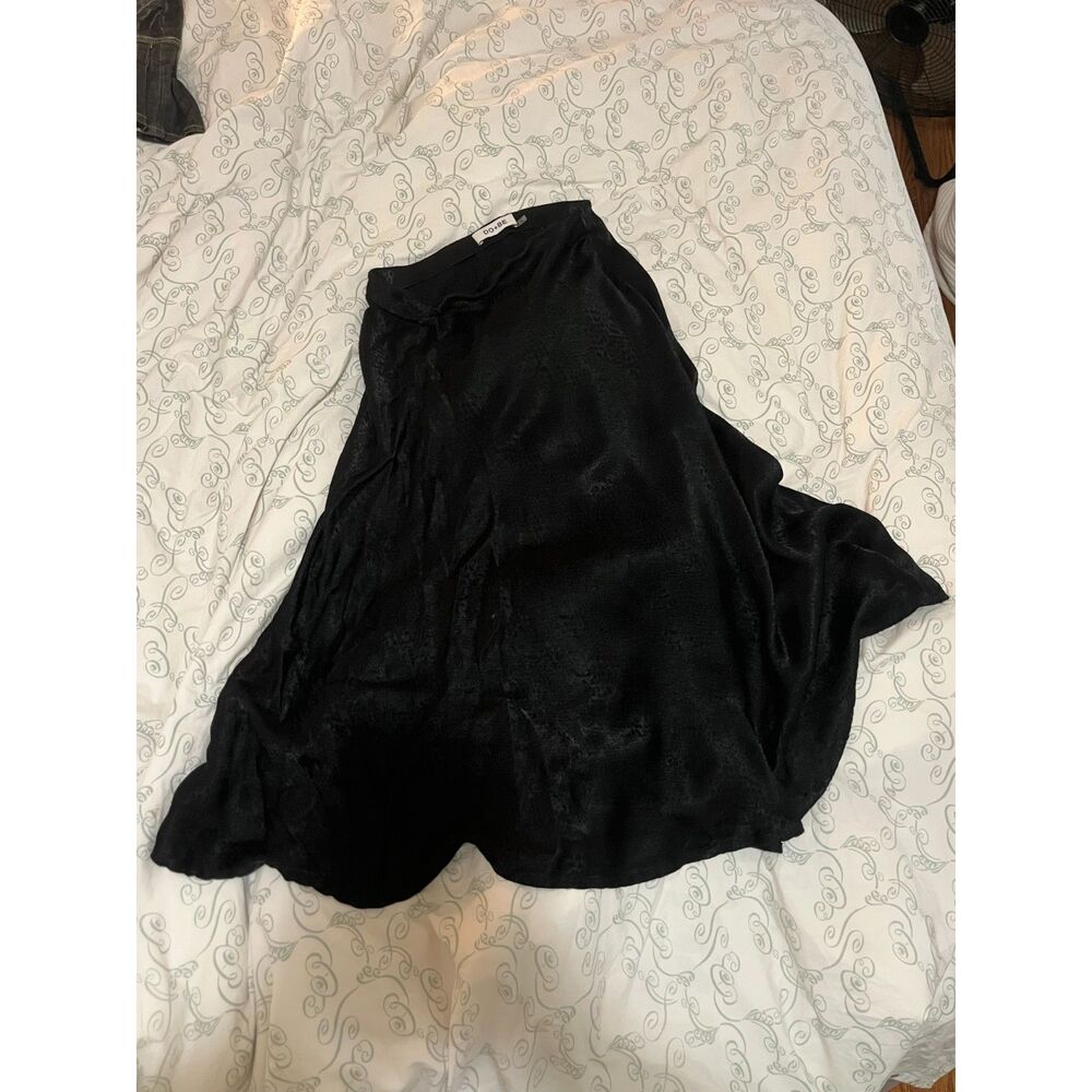 DO+BE black satin midi skirt